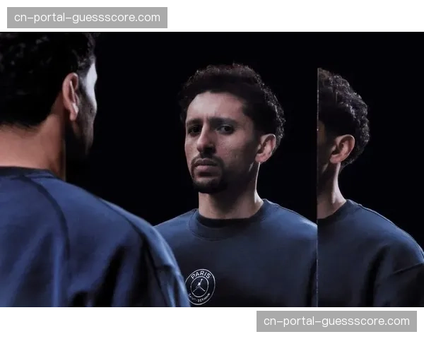 一位在巴黎圣日耳曼官方商店工作的店员，讲述她遇到的全球球迷故事